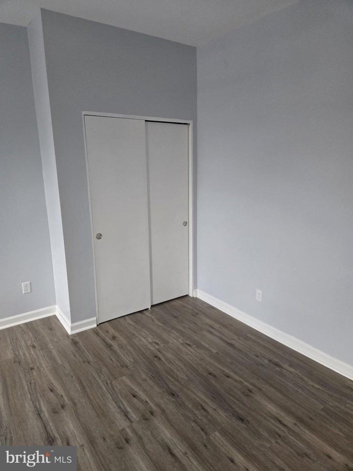 2621 W 6th St - Photo 5 of 20