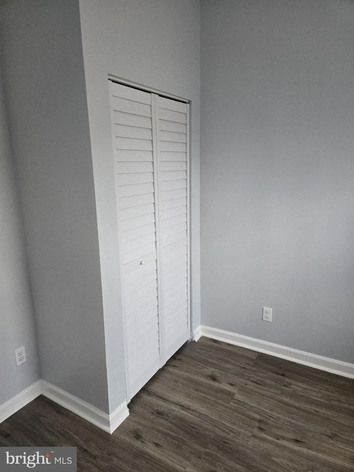 2621 W 6th St - Photo 6 of 20