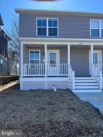 featured image of 409 W 5th St #B