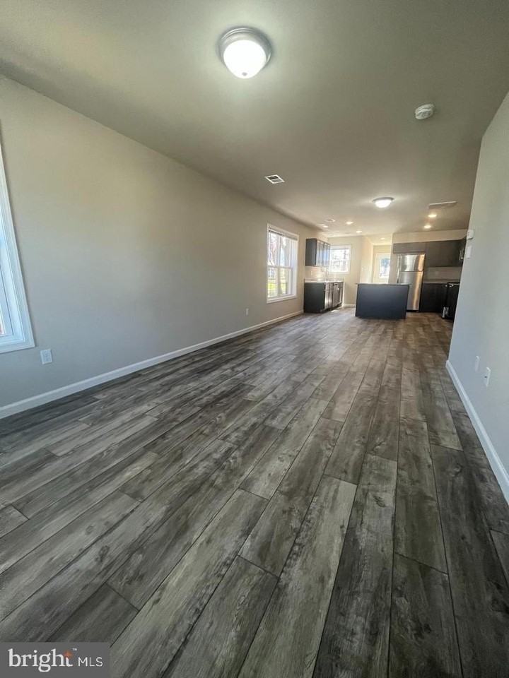 409 W 5th St #B - Photo 4 of 26