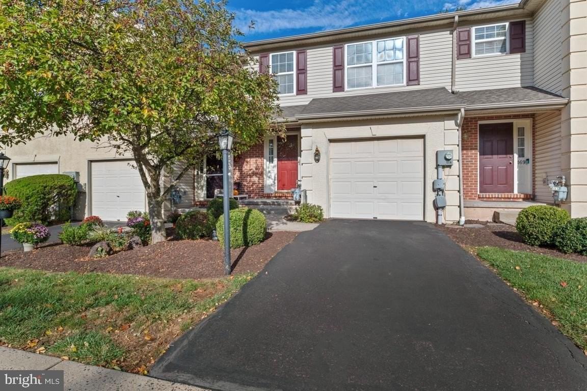 171 Vernon Ct - Photo 2 of 31