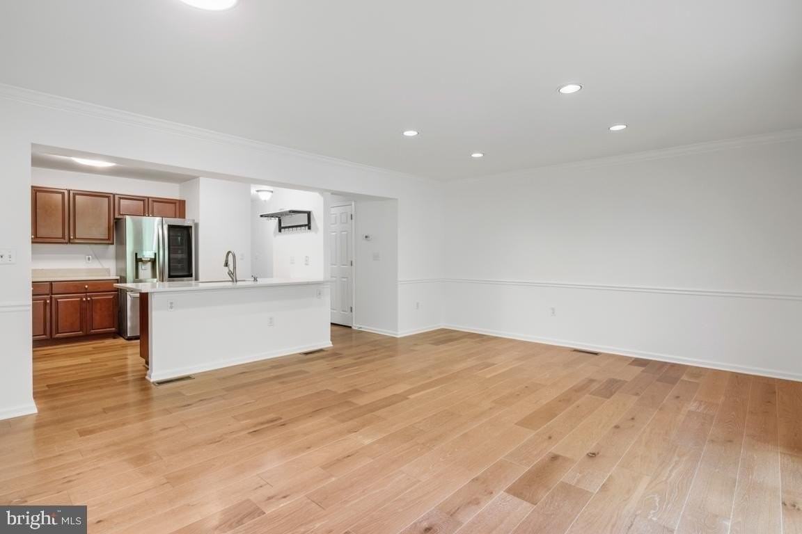 171 Vernon Ct - Photo 5 of 31