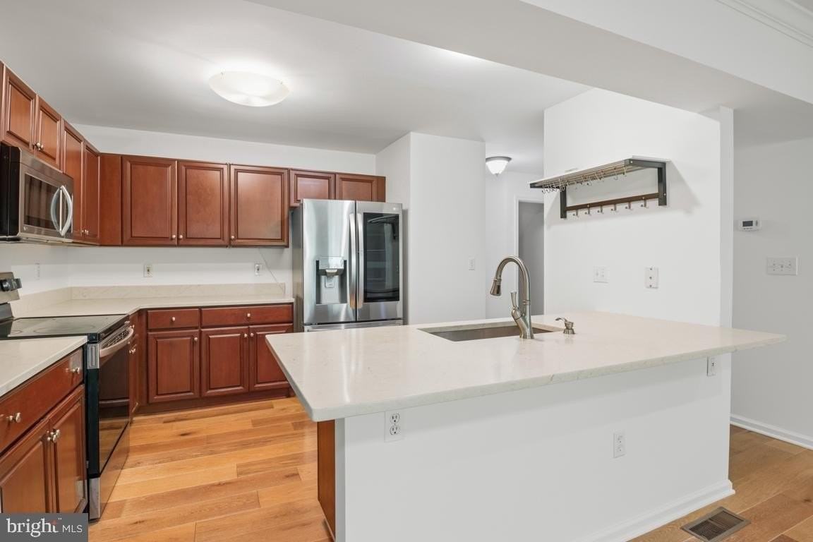 171 Vernon Ct - Photo 7 of 31