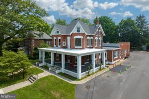 featured image of 554 Main St #2