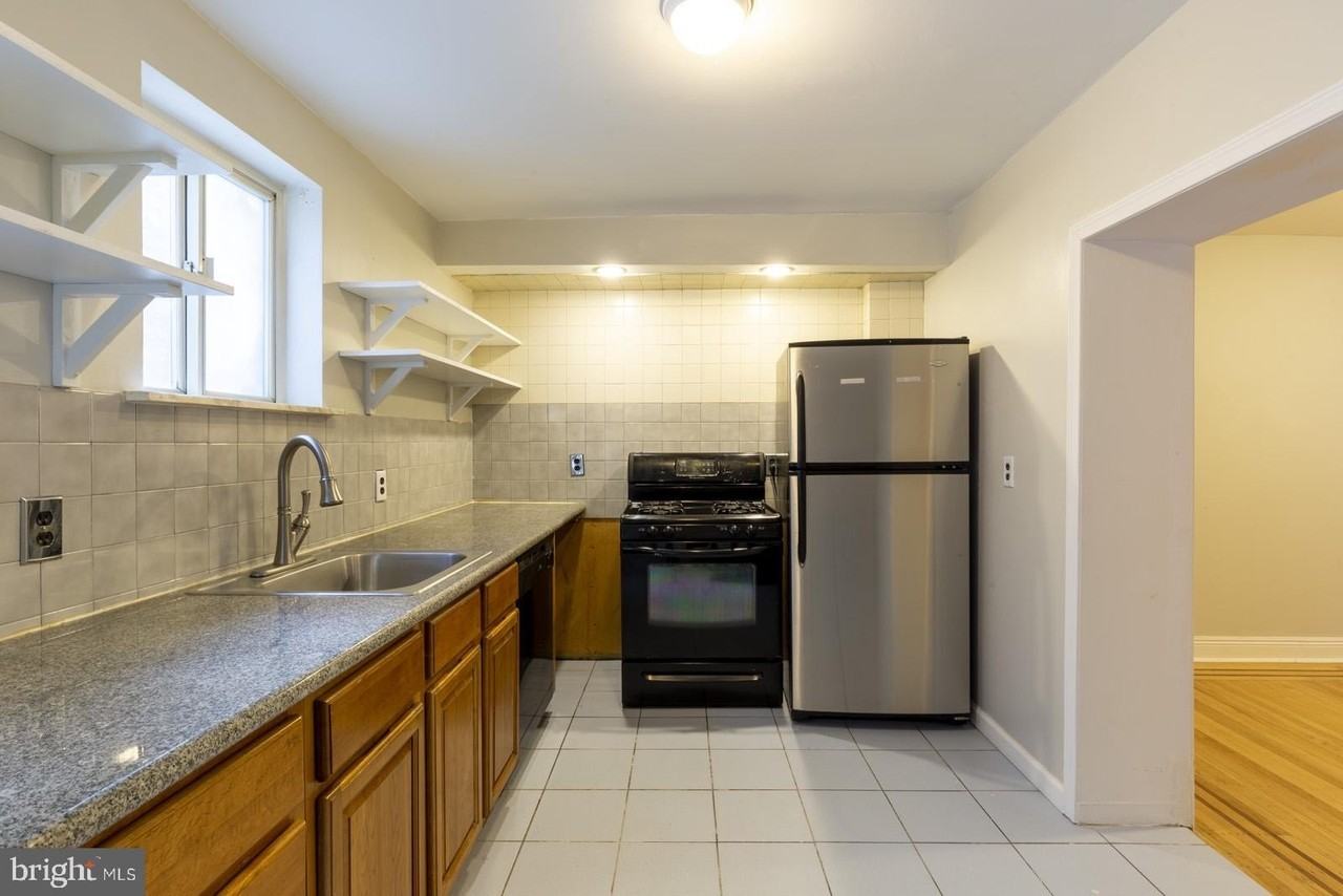 1239 S Alder St - Photo 6 of 22