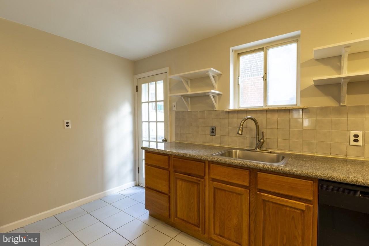1239 S Alder St - Photo 7 of 22