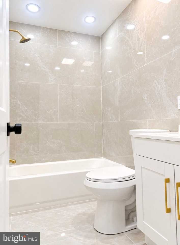 6338 Ogontz Ave #1st - Photo 6 of 7