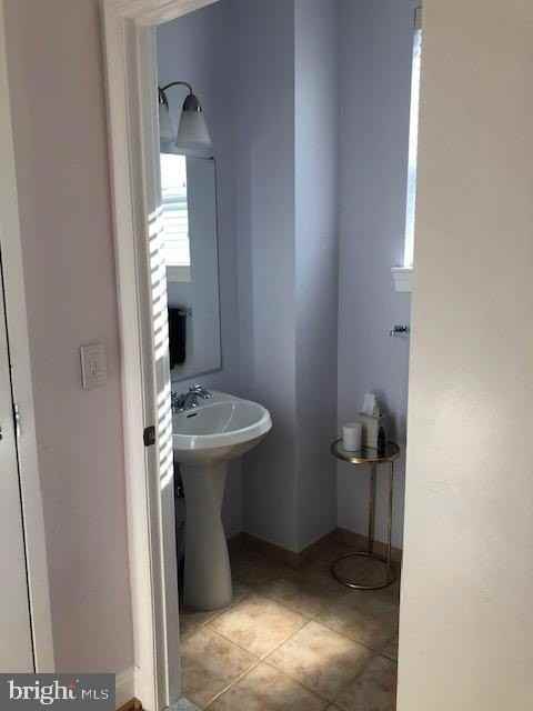 1633 N Colonial Ter #201 - Photo 5 of 11