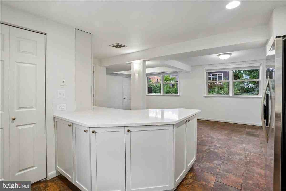 8509 Cyrus Pl - Photo 7 of 50