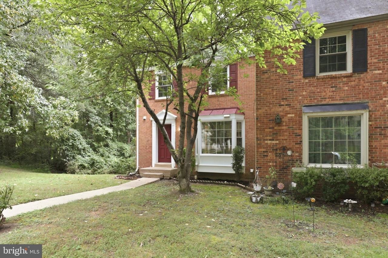 2915 Ellenwood Dr - Photo 2 of 26