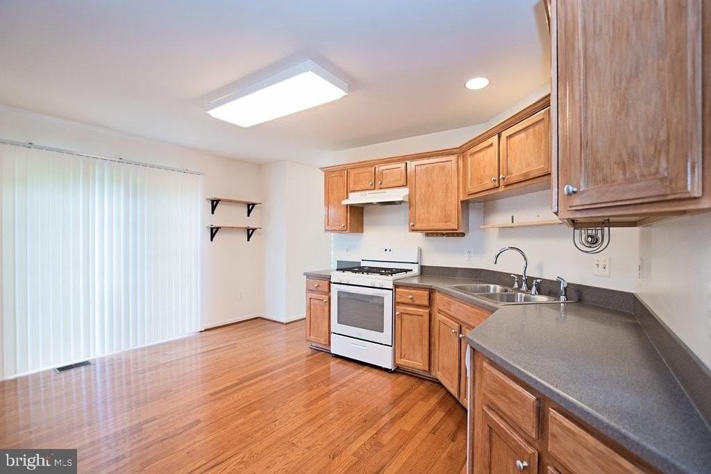 10558 Crooked Branch Ct - Photo 6 of 21