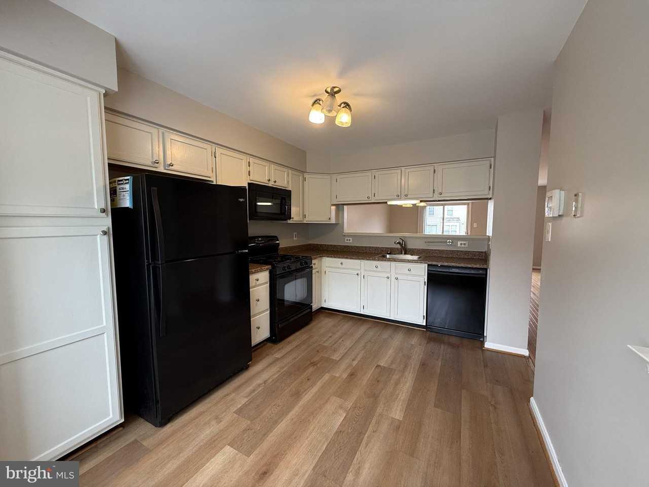 12730 Nettlecreek Pl - Photo 4 of 20
