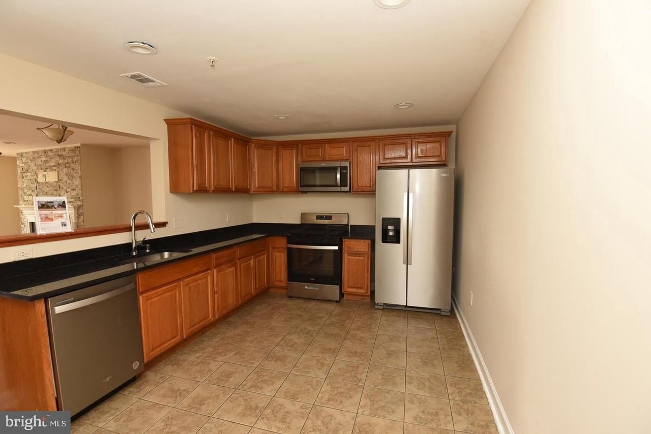 7953 Coachcrest Ct - Photo 7 of 36