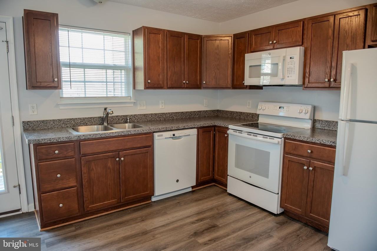 2926 Sorrell Ct - Photo 3 of 28
