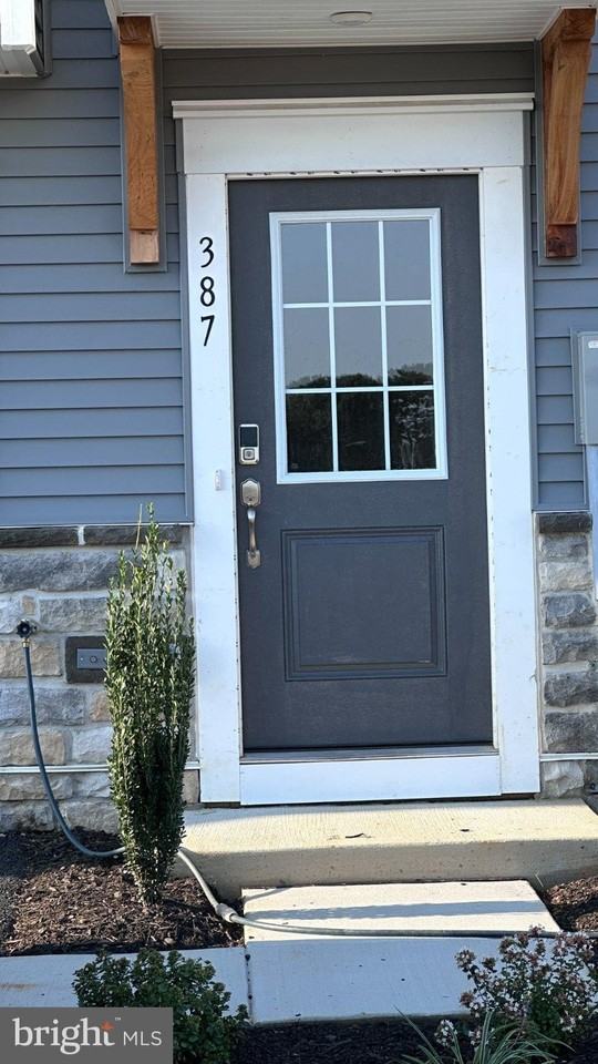 387 Huntwellwest Blvd - Photo 2 of 22