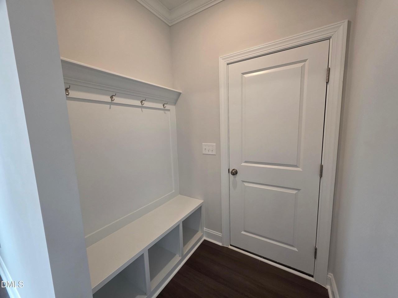520 Everglow Ln - Photo 3 of 32