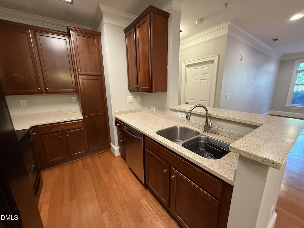 918 Portstewart Dr - Photo 6 of 42