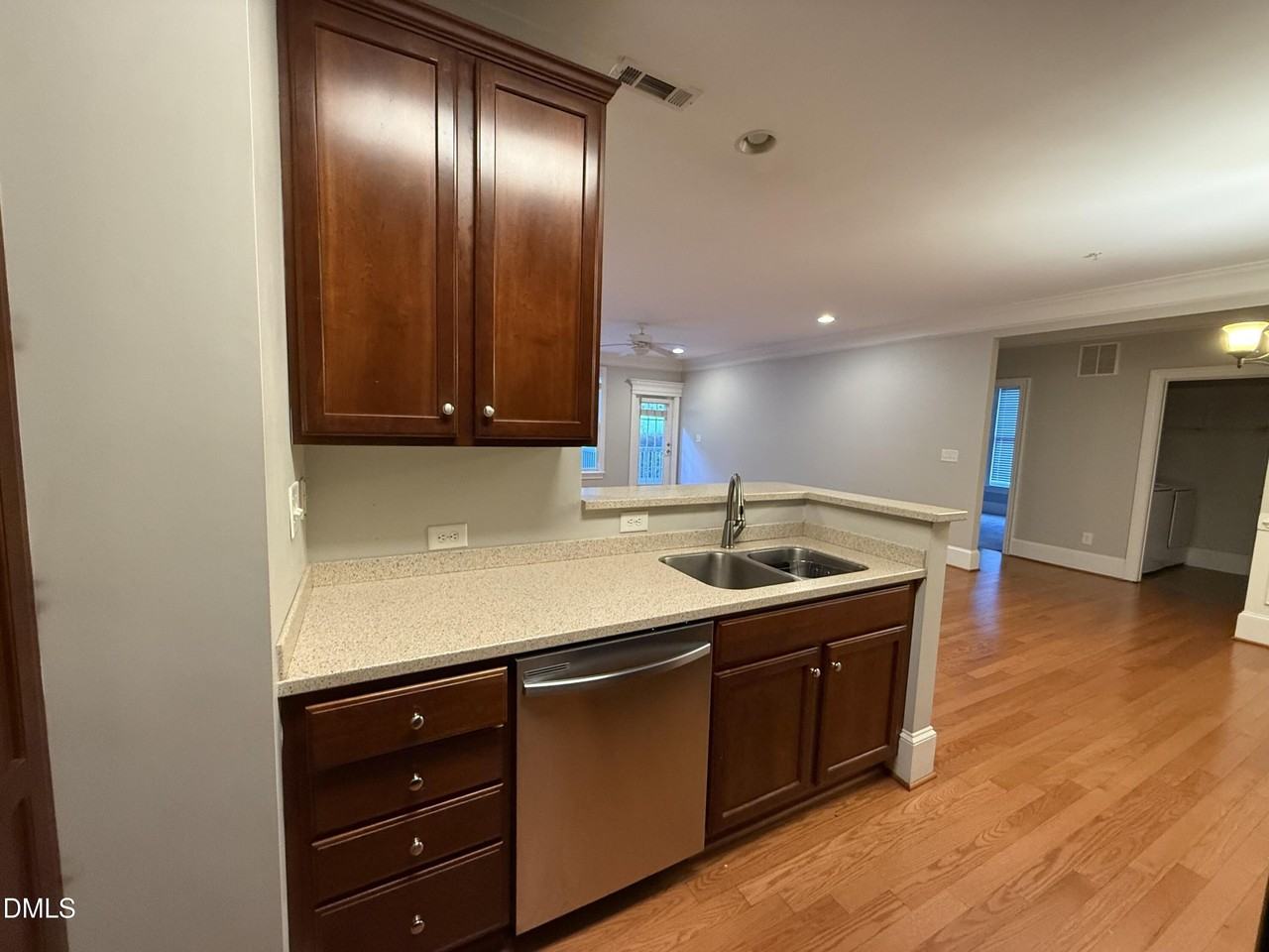 918 Portstewart Dr - Photo 7 of 42