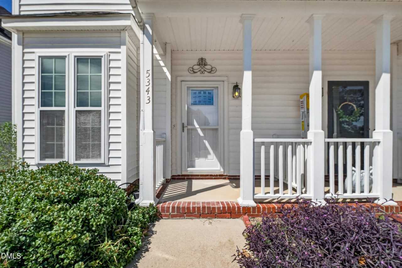 5343 Cog Hill Ct - Photo 4 of 38