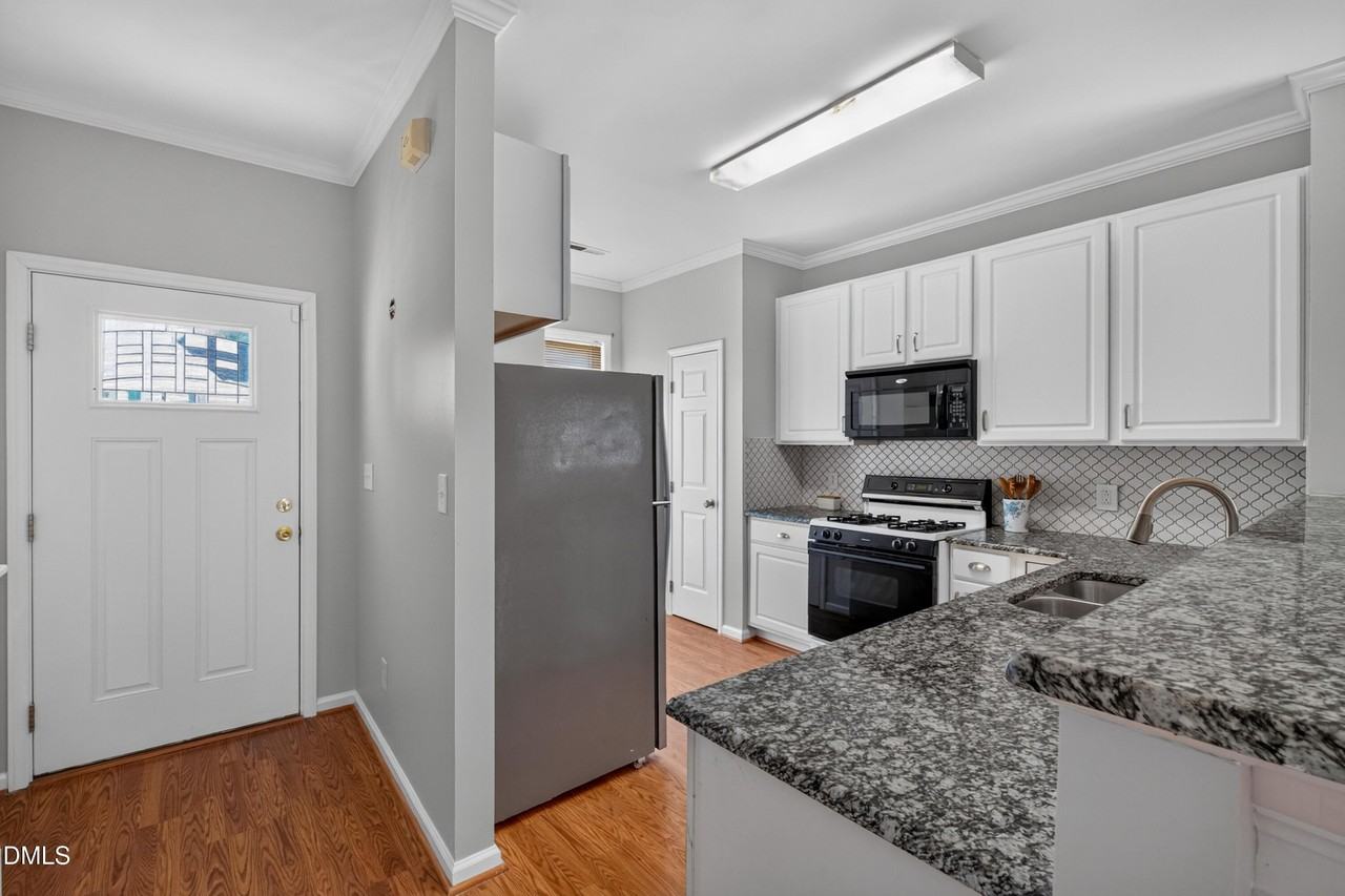 5343 Cog Hill Ct - Photo 7 of 38