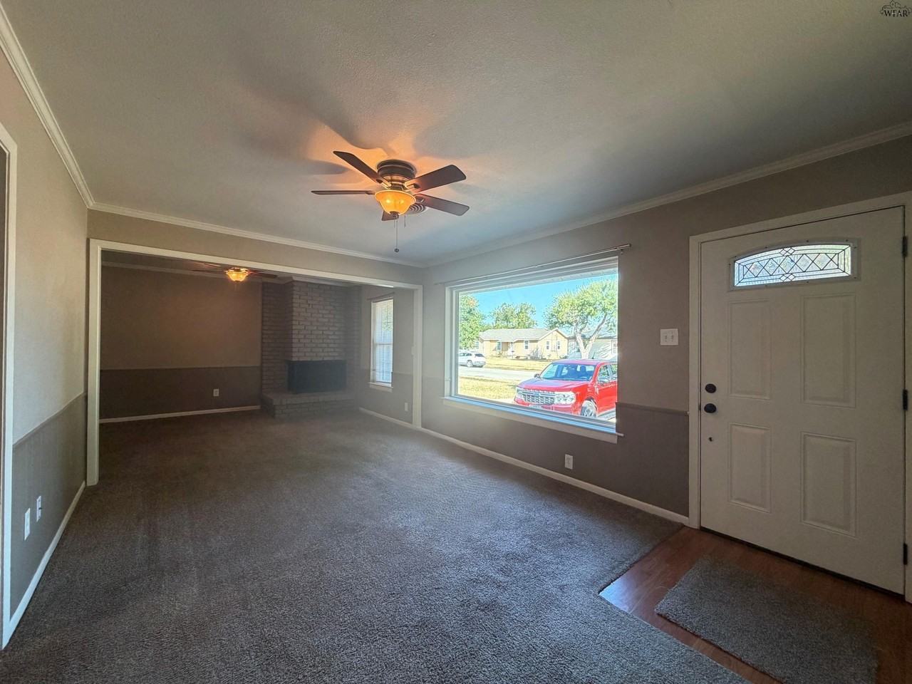3025 Abbott Ave - Photo 3 of 40