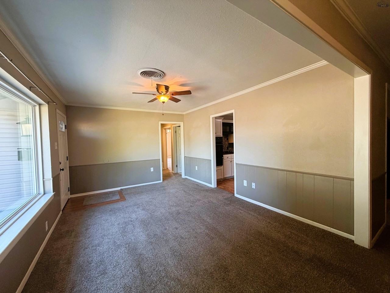 3025 Abbott Ave - Photo 4 of 40