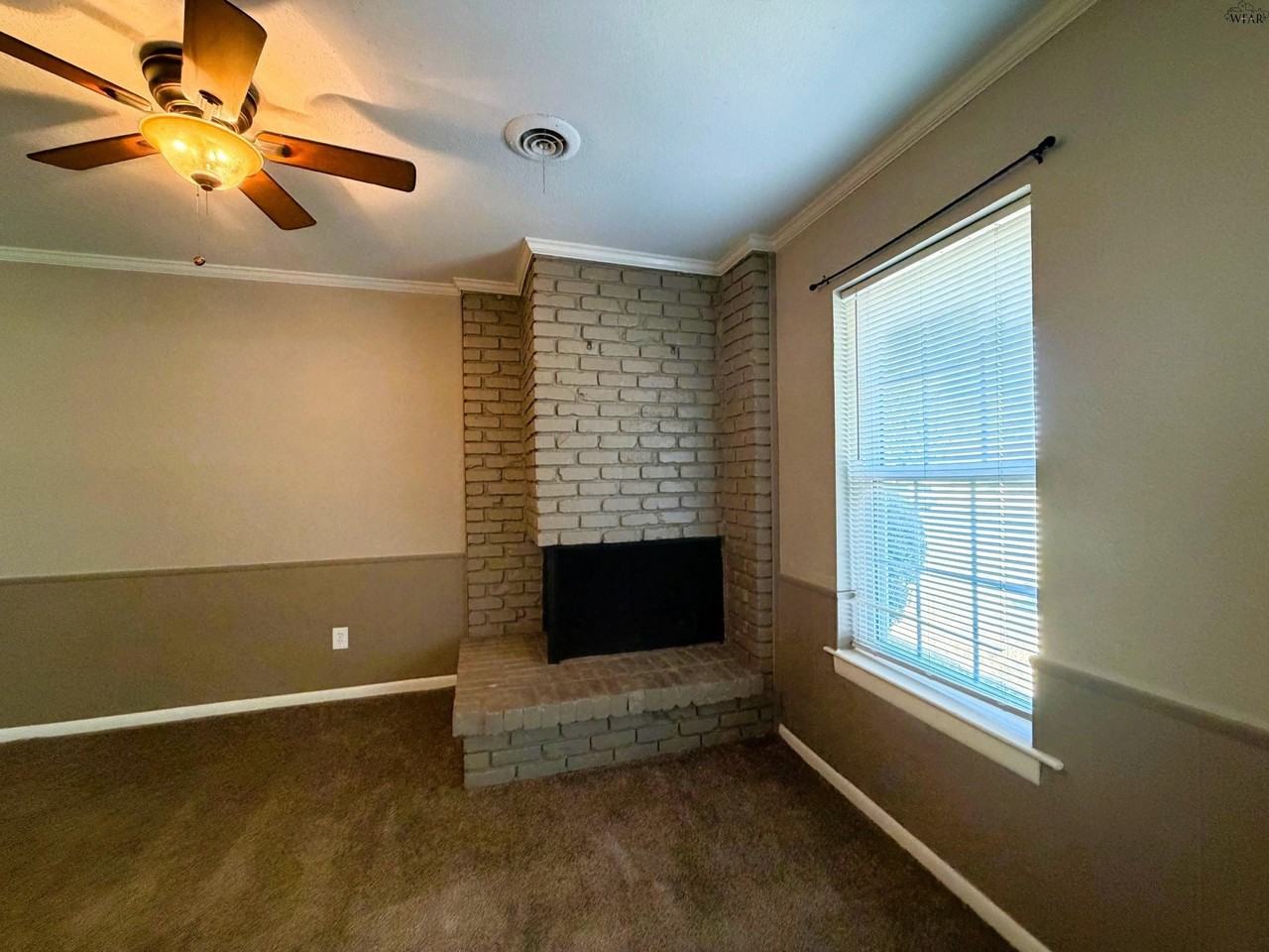 3025 Abbott Ave - Photo 5 of 40