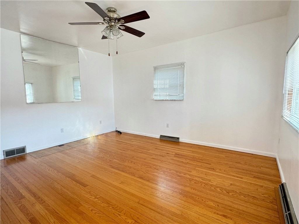 1129 Washington Ave - Photo 2 of 26