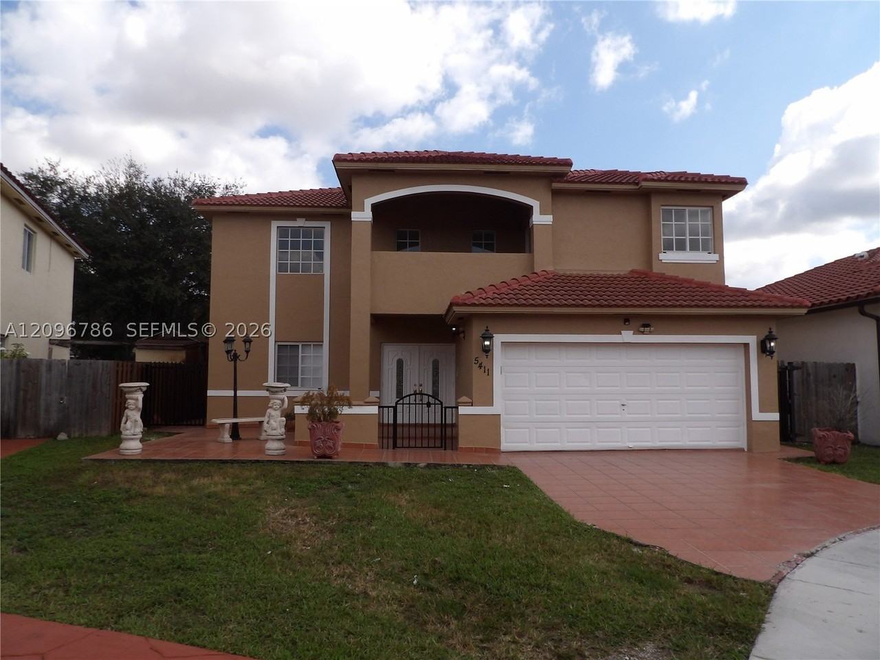 5411 Sw 158th Ct - Photo 2 of 30