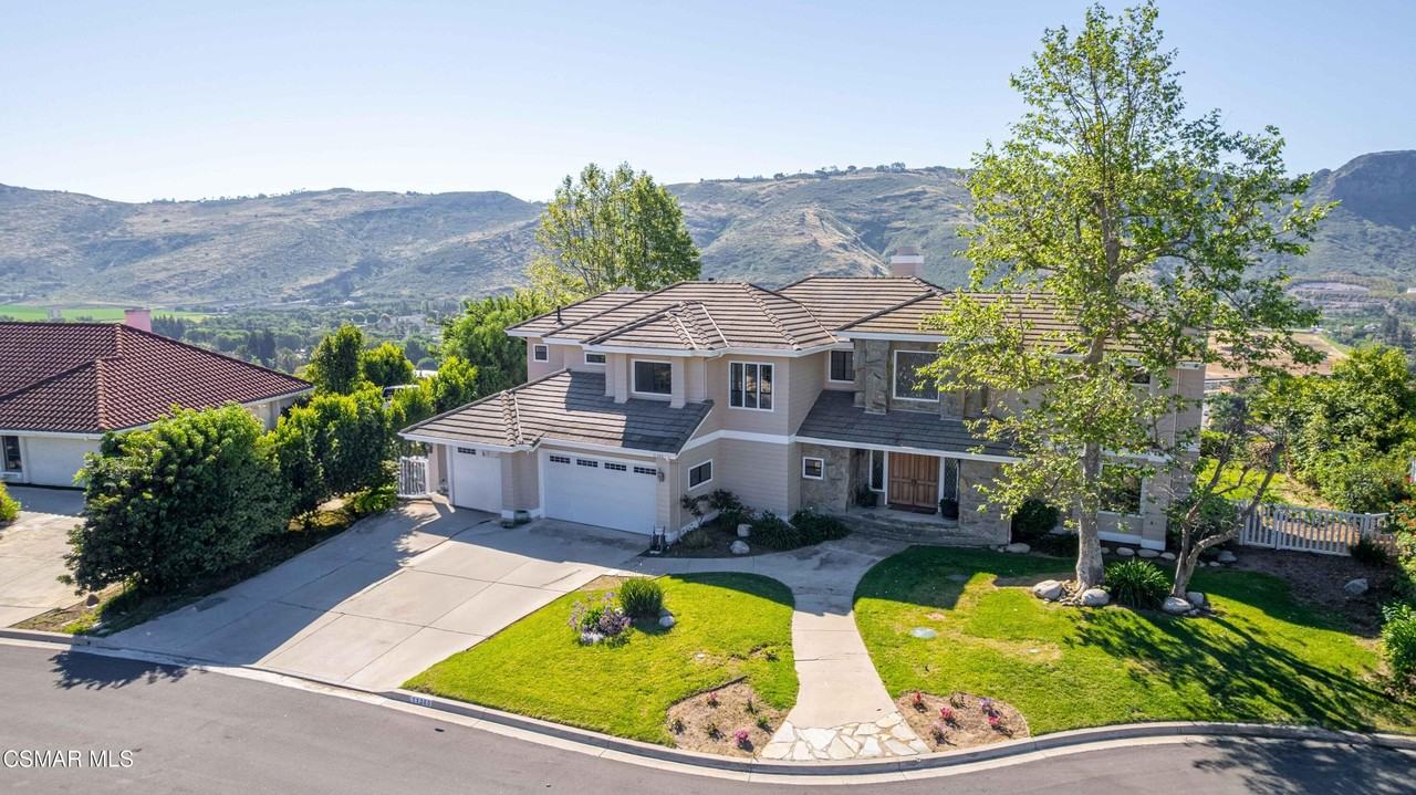 11300 Highridge Ct - Photo 2 of 50