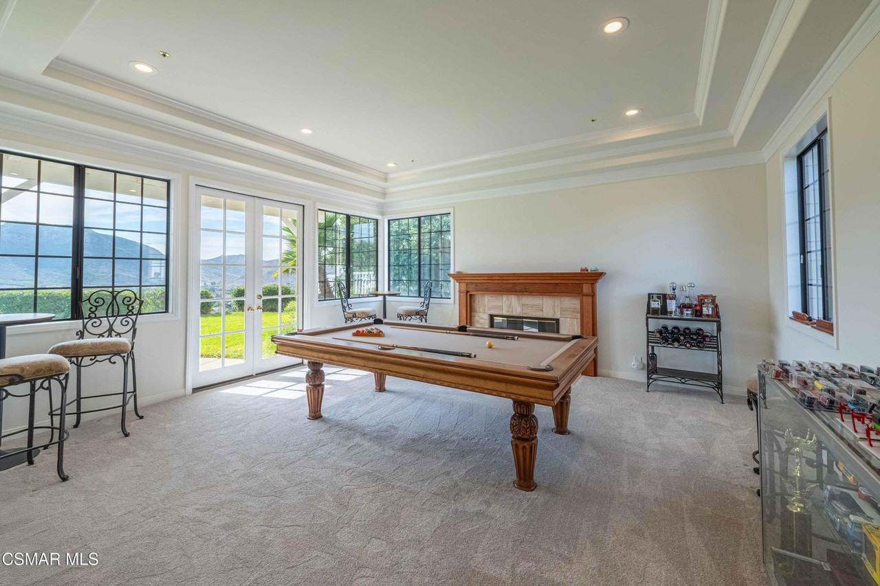 11300 Highridge Ct - Photo 6 of 50