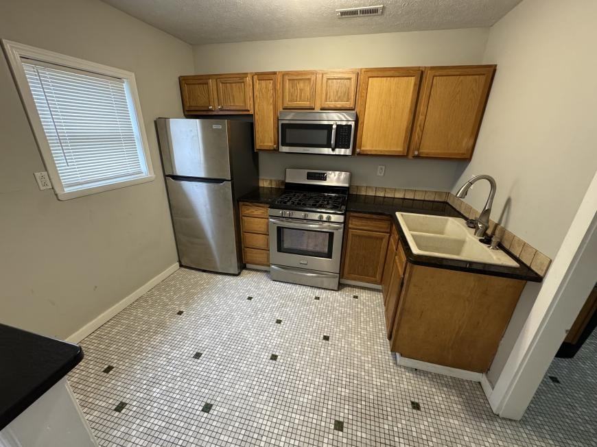 1313 N Albany St - Photo 3 of 9