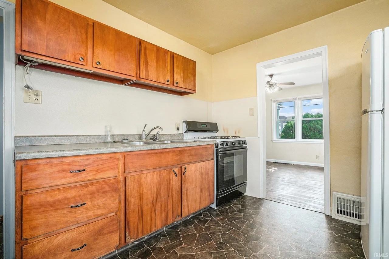 3929 Lincoln Way W #1 - Photo 5 of 15