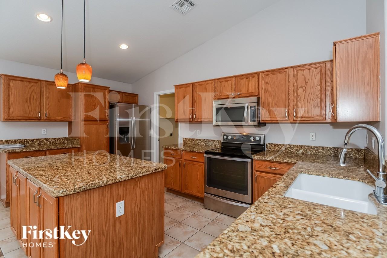 653 S Parkwood - Photo 7 of 15