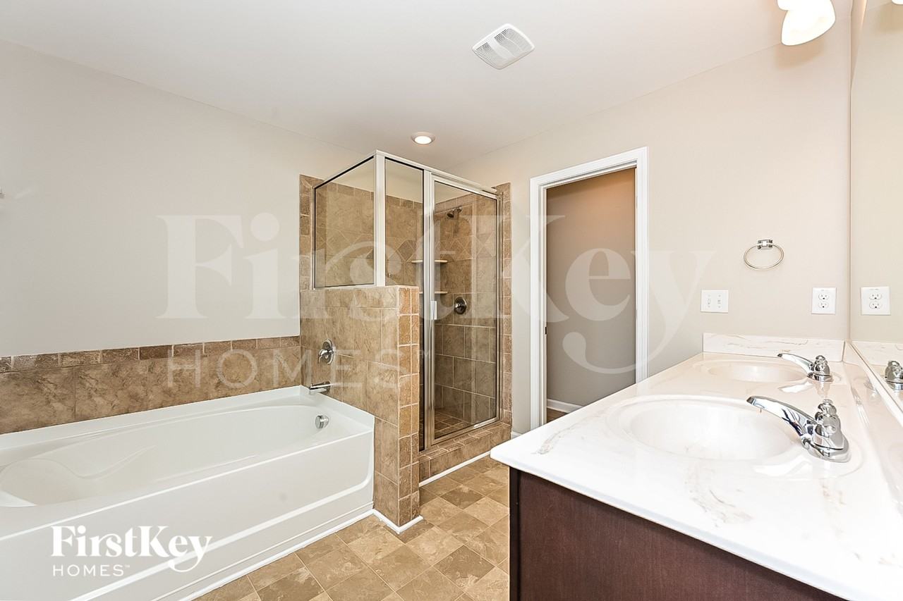 225 Emporia Loop - Photo 6 of 15