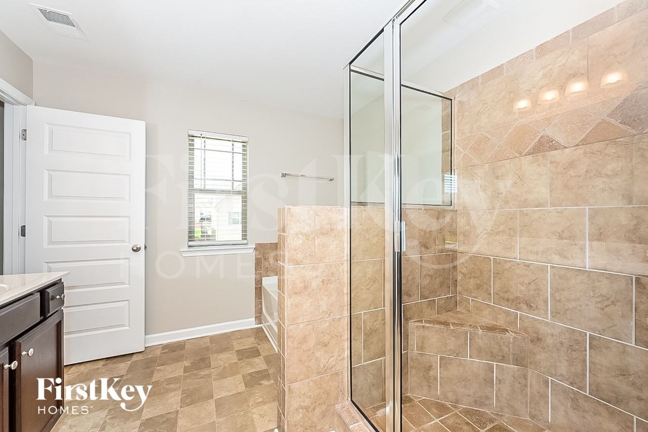 225 Emporia Loop - Photo 7 of 15