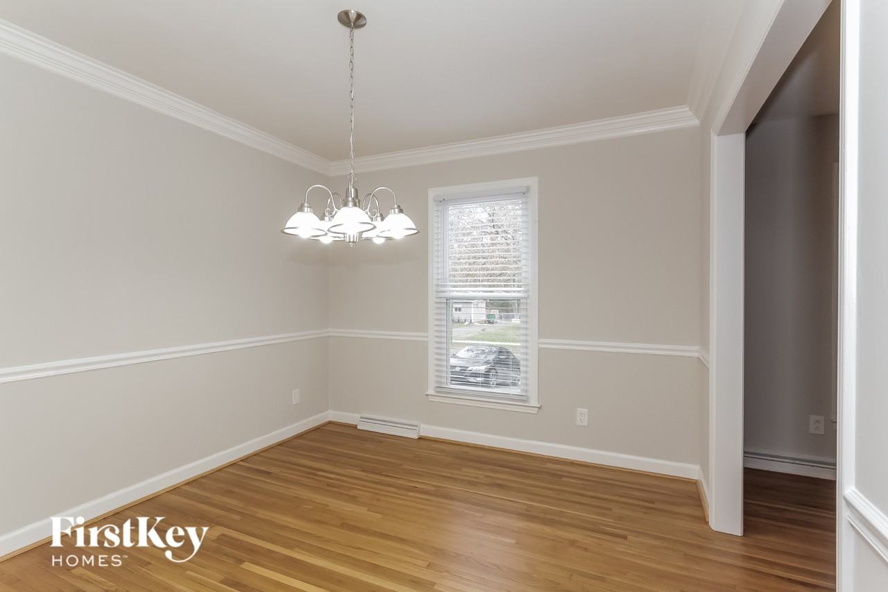 6309 Farmingdale Dr - Photo 6 of 15
