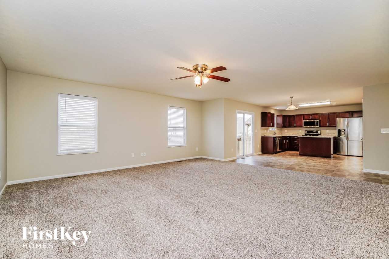 188 Red Oak Ct - Photo 3 of 15