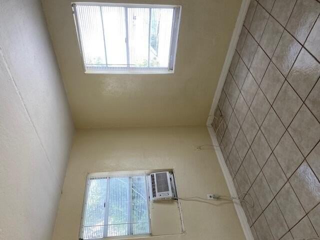824 21st St #1 - Photo 2 of 4