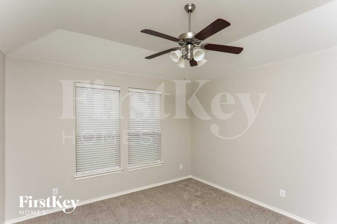 6532 Chalk River Dr - Photo 5 of 16