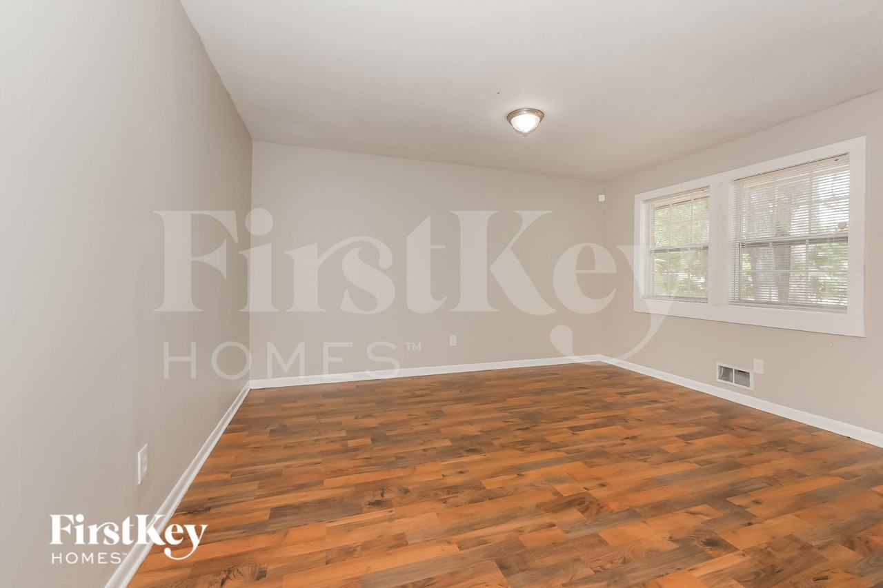 8507 Avalon Dr - Photo 2 of 16