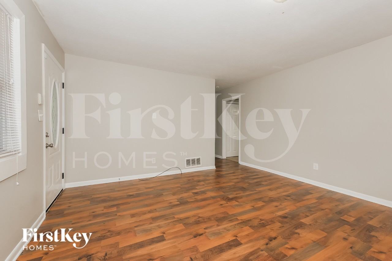 8507 Avalon Dr - Photo 4 of 16