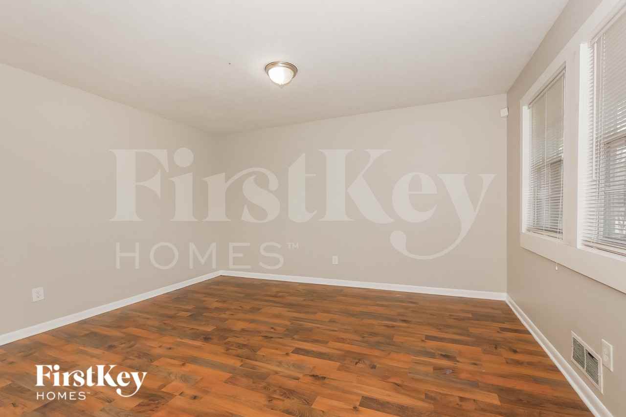 8507 Avalon Dr - Photo 5 of 16
