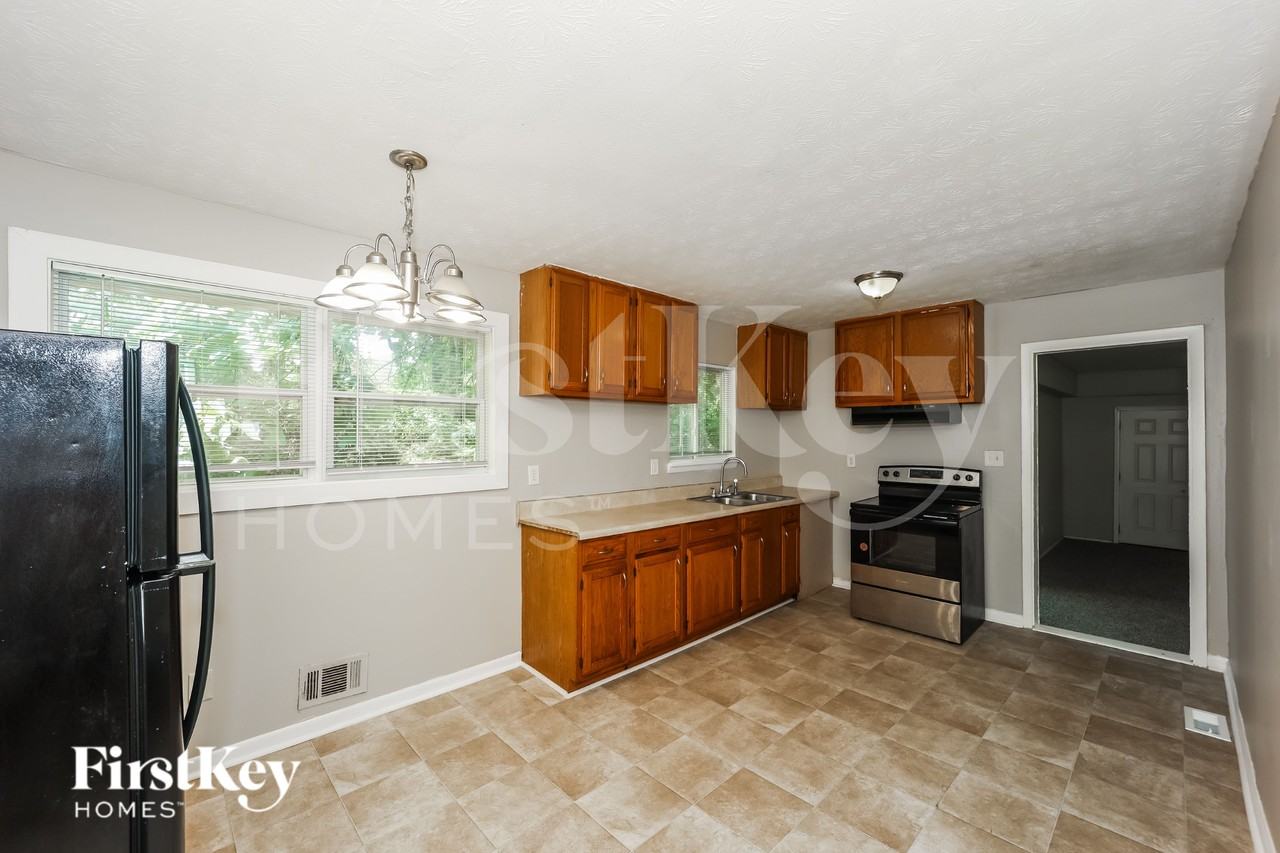 8507 Avalon Dr - Photo 6 of 16