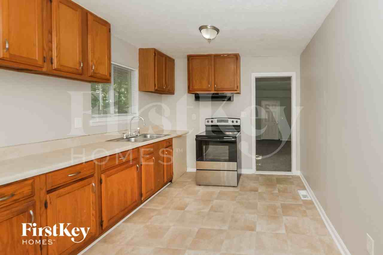 8507 Avalon Dr - Photo 7 of 16