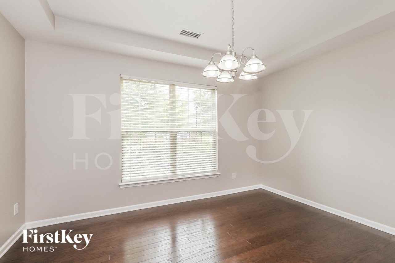 11214 Amherst Glen Dr - Photo 4 of 15