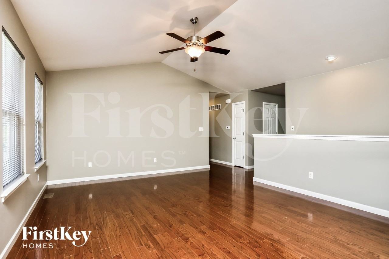 1539 Dorie Ct - Photo 5 of 15