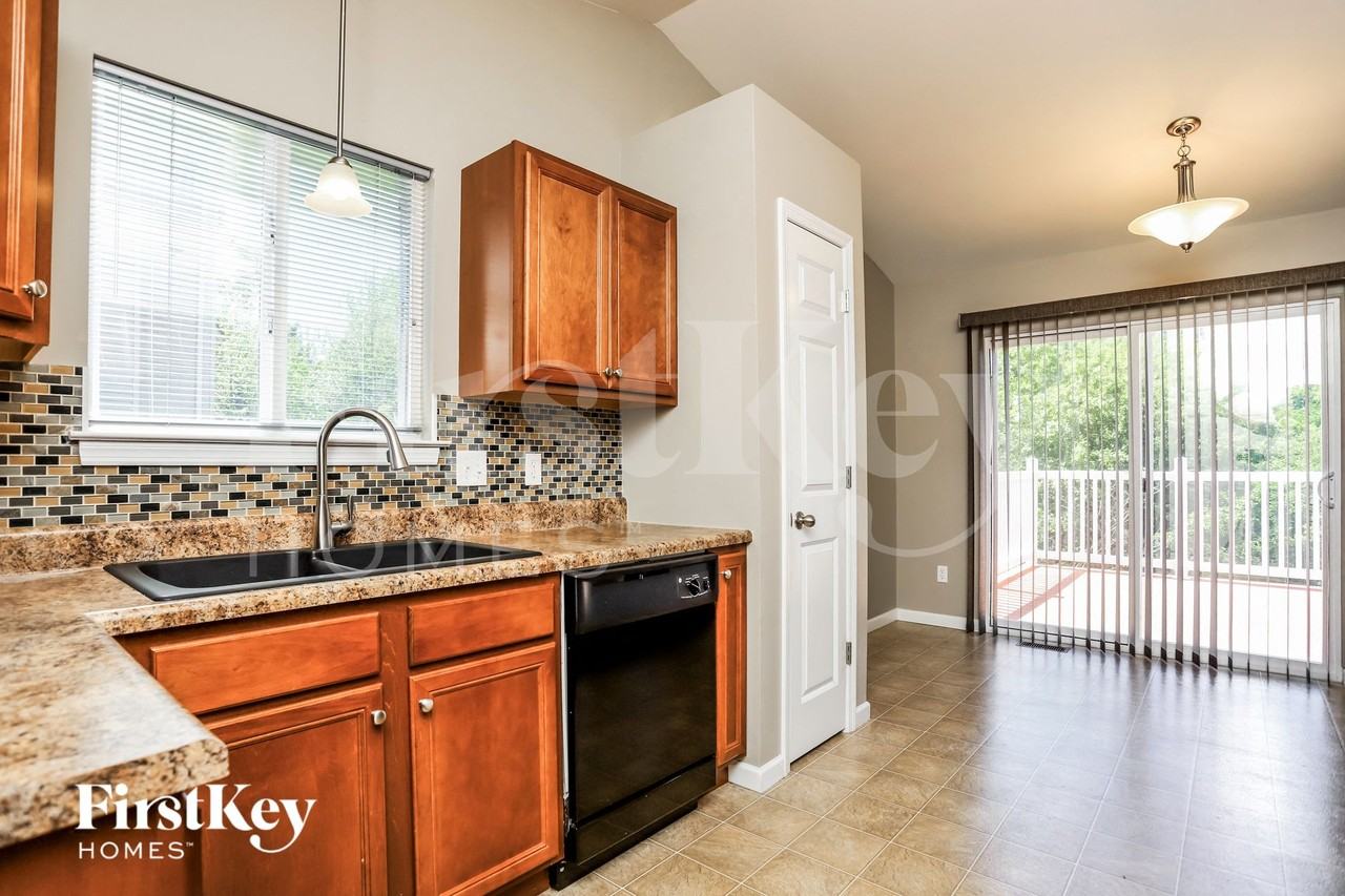 1539 Dorie Ct - Photo 6 of 15