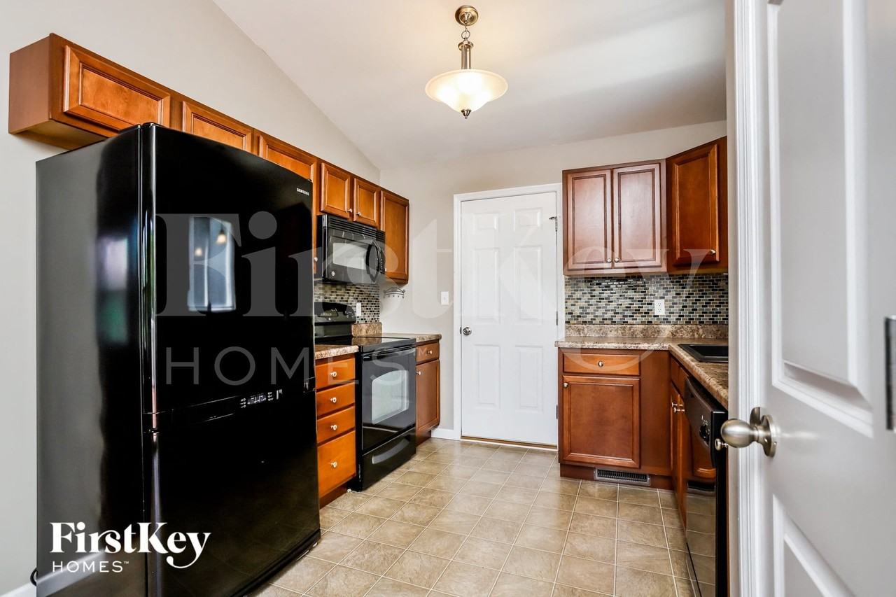 1539 Dorie Ct - Photo 7 of 15