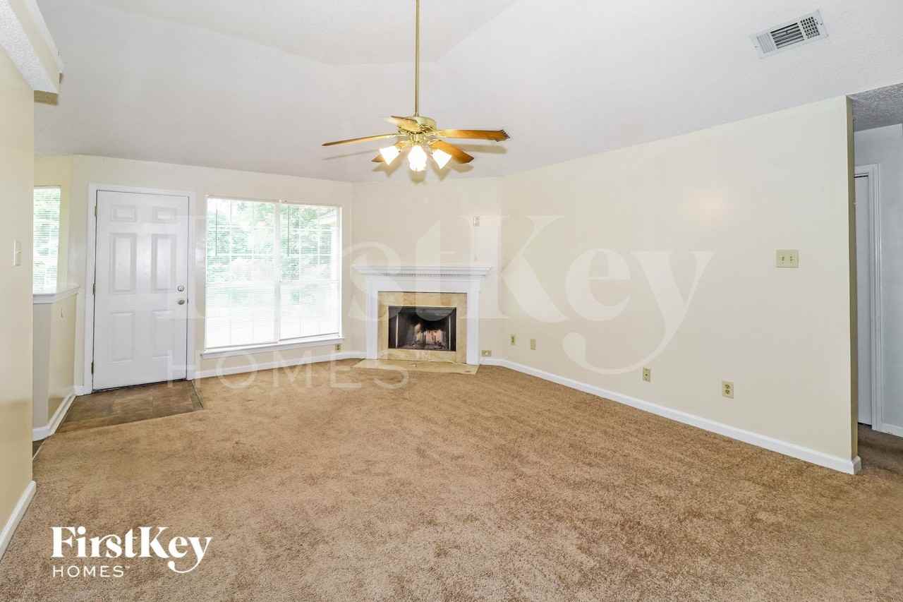 4180 Laurel Trce - Photo 3 of 14